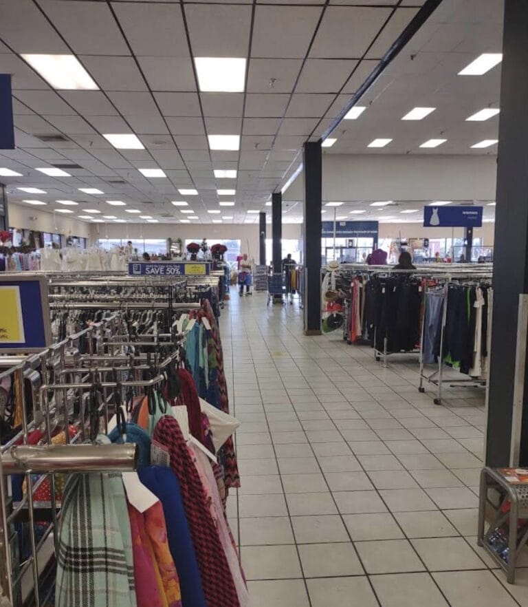 Goodwill 727 Northwest Loop 410 768x882