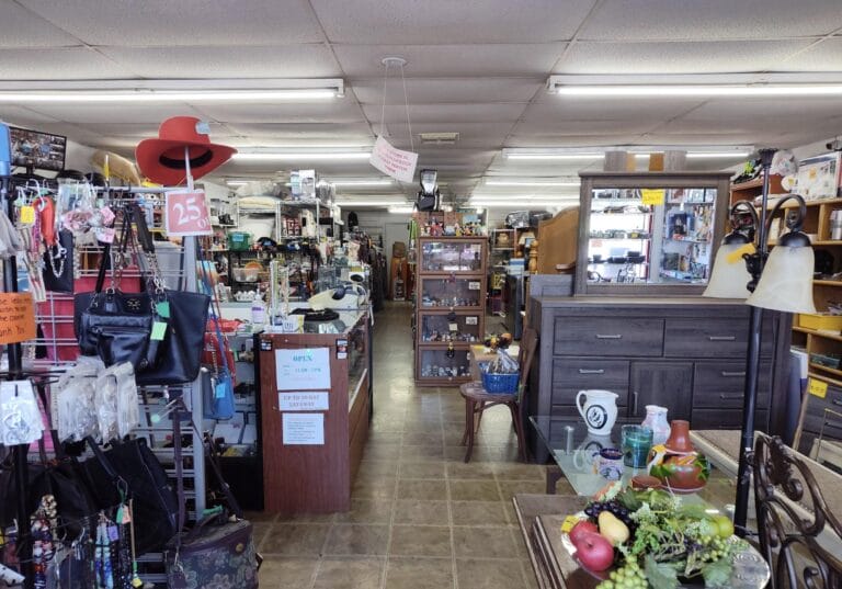 Isabels Thrift Store 768x537