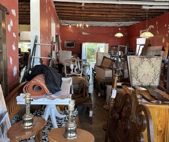 Antiques on Hildebrand Medium